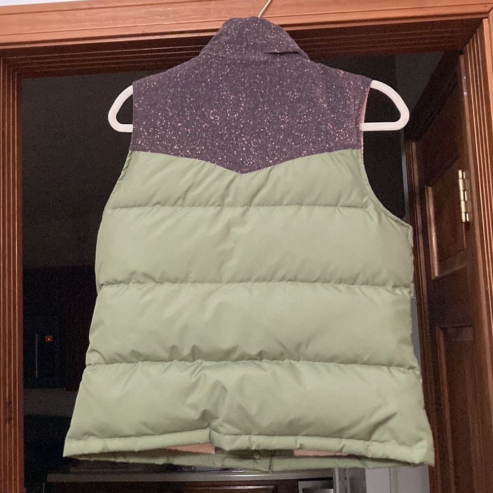 Vest - Picture 2 of 5